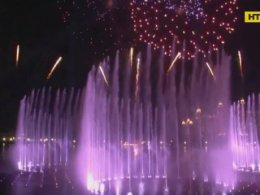 В Дубае открыли самый большой в мире фонтан