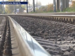 48-летний мужчина погиб под колесами грузового поезда в Киеве