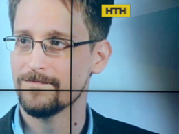 Едвард Сноуден просить Росію надати йому і близьким громадянство