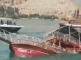 Екскурсійний катер з туристами затонув у Туреччині