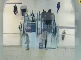 В торговом центре в Сочи рука двухлетней девочки застряла между ступенями эскалатора