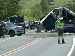 В Бразилии автобус столкнулся с грузовиком, погибли 40 человек