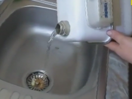 Мужчина заменяя газовую колонку, ошибся и залил систему водой в Ровенской  области