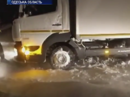 Мощные снегопады, дожди и шквальный ветер накрыли Одесскую область