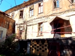 В Одессе обрушилась лестница в жилом доме