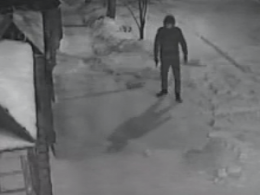 В Сумах мужчина стрелял по камерам видеонаблюдения на частном доме