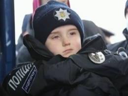 У Чернівцях близько сотні поліцейських втілили мрію онкохворого хлопчика