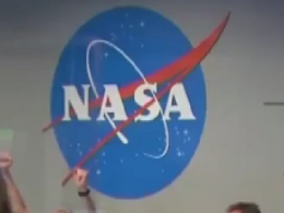 Марсохід NASA надіслав на Землю перші звуки і зображення, які зафіксував на червоній планеті.