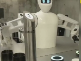 Официанты-роботы заменили людей в одном из ресторанов Севильи