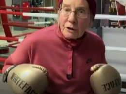 75-летняя бельгийская песионерка решила начать заниматься боксом