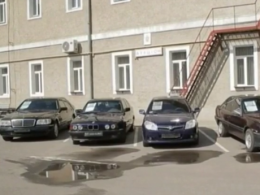 Автопарк чиновников городского совета выставили на аукцион в Черновцах