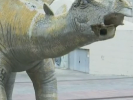 В Іспанії в статуї динозавра поліція знайшла тіло чоловіка
