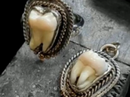 Прикраси із зубів мертвих людей почала виготовляти австралійка