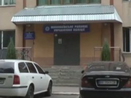 В Баку ради прививки против коронавируса мужчина выбил дверь поликлиники и побил медиков