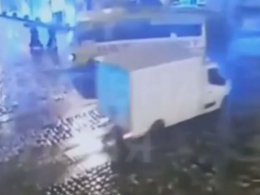 Во Львове водитель маршрутки на переходе в центре сбил двух женщин