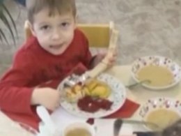 С 1 января в Украине во всех школах и садах детей кормят по обновленному меню, разработанному кулинаром Евгением Клопотенко